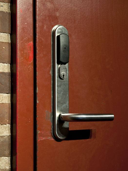 Adgangskontrol: Indvendig dørbladslæser